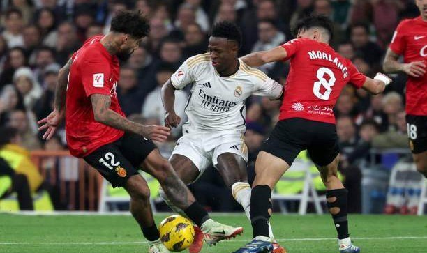 开云入口-新年首战进攻再受阻，“倒车大法”助皇马夺半程冠军